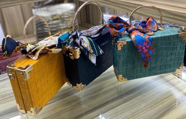 pattern box clutch