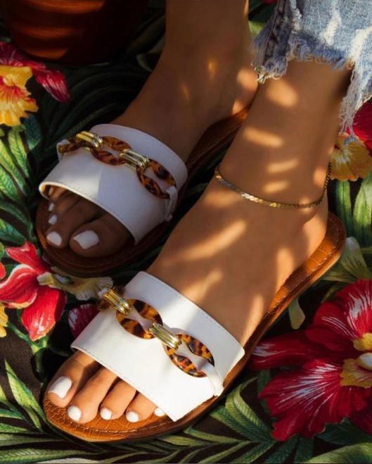 strap slippers